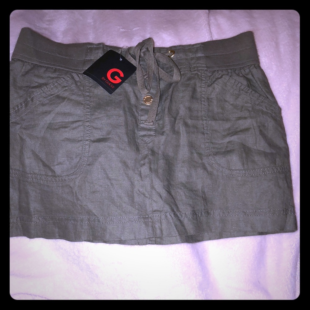Guess skirt NWT